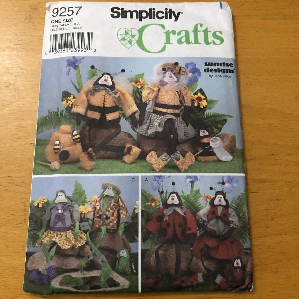 🛒 $6 Simplicity Crafts Pattern 9257 Sunrise Designs Garden Friends and Clothes